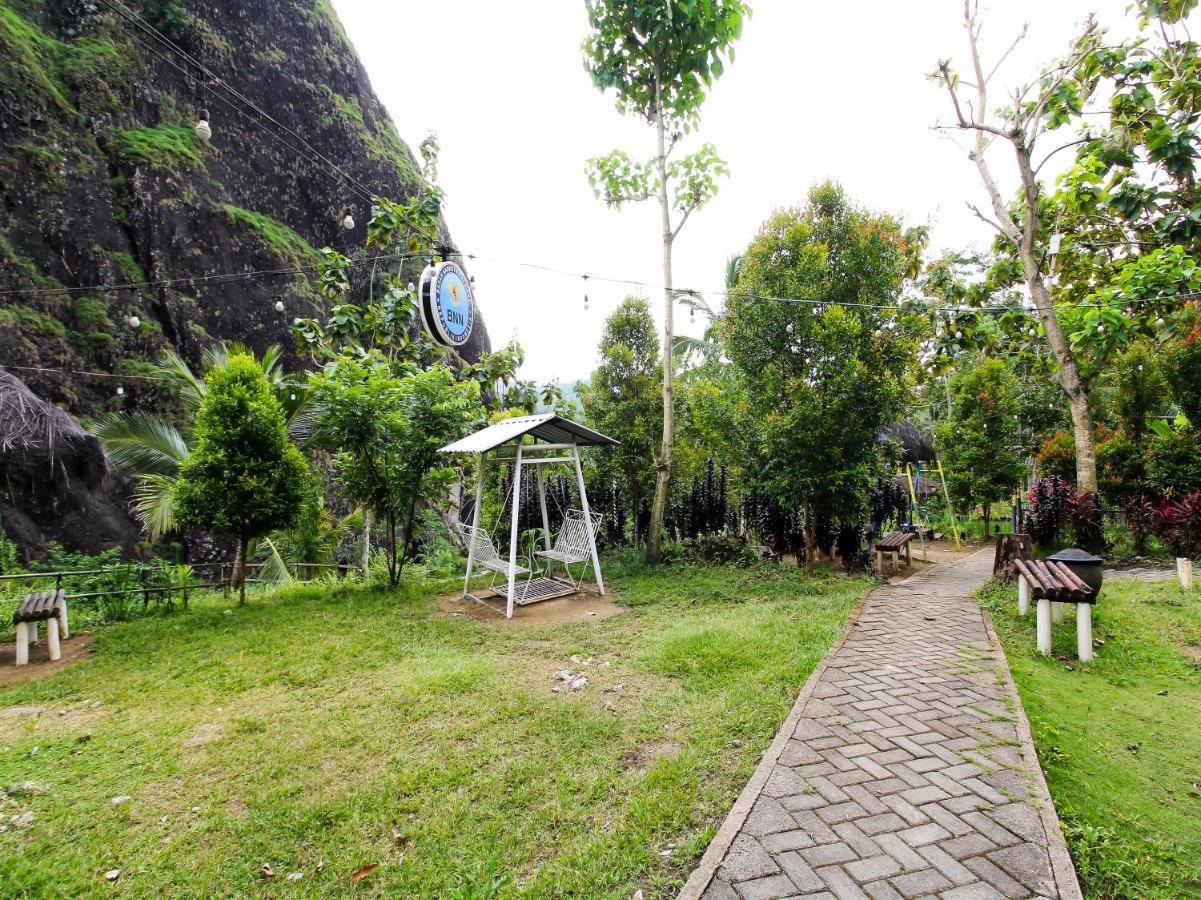 OYO Homes 91134 Desa Wisata Tebing Lingga Trenggalek Bagian luar foto