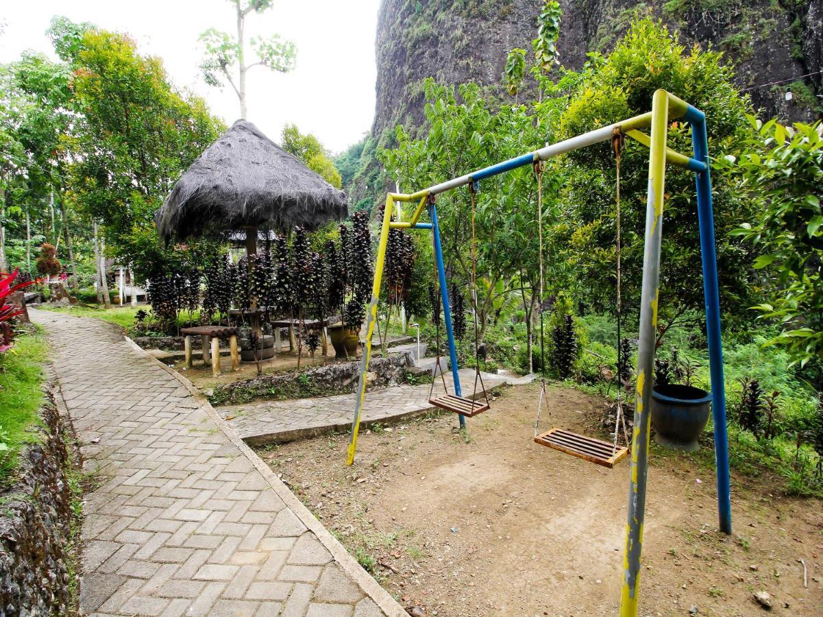 OYO Homes 91134 Desa Wisata Tebing Lingga Trenggalek Bagian luar foto