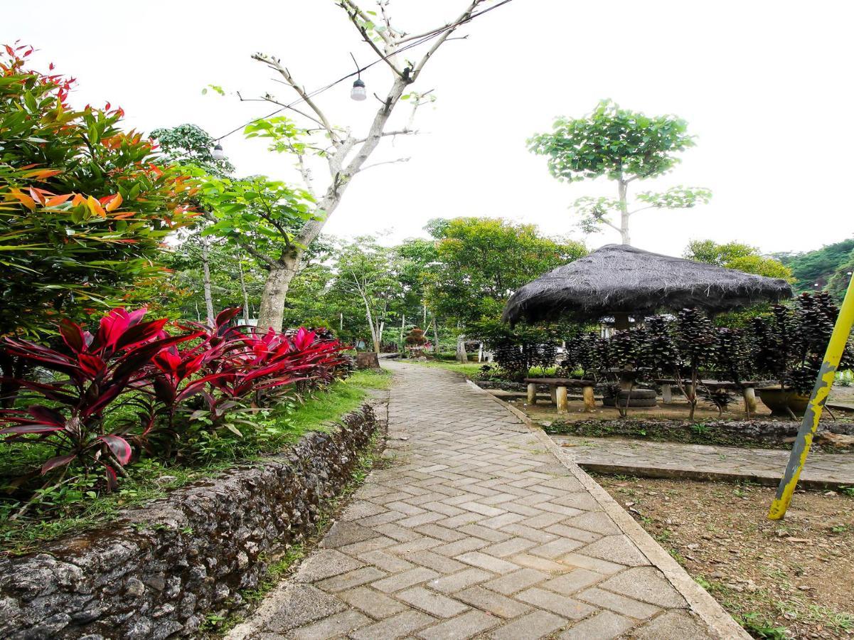 OYO Homes 91134 Desa Wisata Tebing Lingga Trenggalek Bagian luar foto